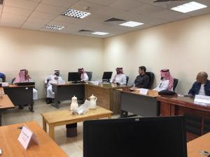 His Excellency the Dean of Al-Qunfudhah University College Visits the Academic Departments of the College